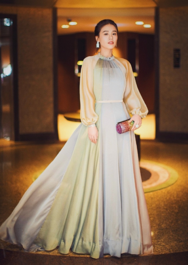 《金马奖》结束，范爷不哭输了影后，却赢了眼球！(2)