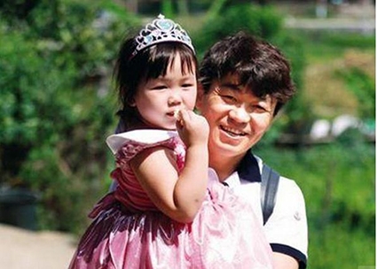 丑爸的自卑，幸好没有遗传给女儿，王宝强的女儿最美！(6)