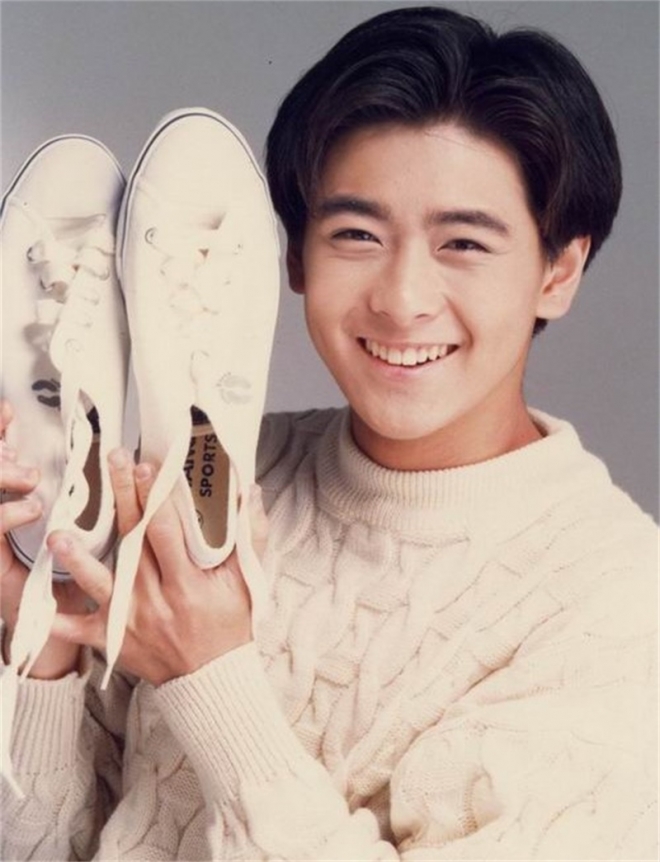 这些巨星年轻时候帅气照片，足以秒杀现在的小鲜肉十条街(1)