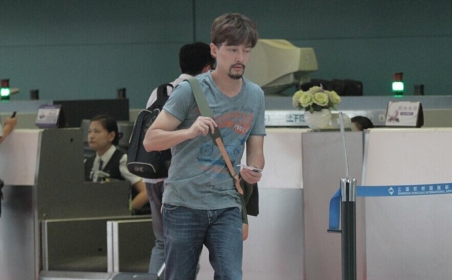 与死神擦肩而过的他涅磐重生后又失去真爱，如今大红却如此低调(2)