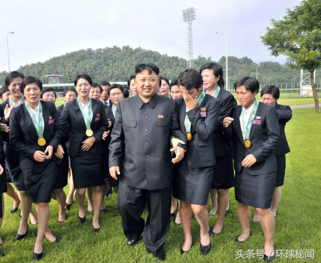 金正恩的女粉丝 除了哭无法表达她们的激动(2)