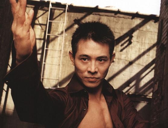 李连杰近照流出，面部变形容貌苍老无人识，憔悴得让人落泪(2)