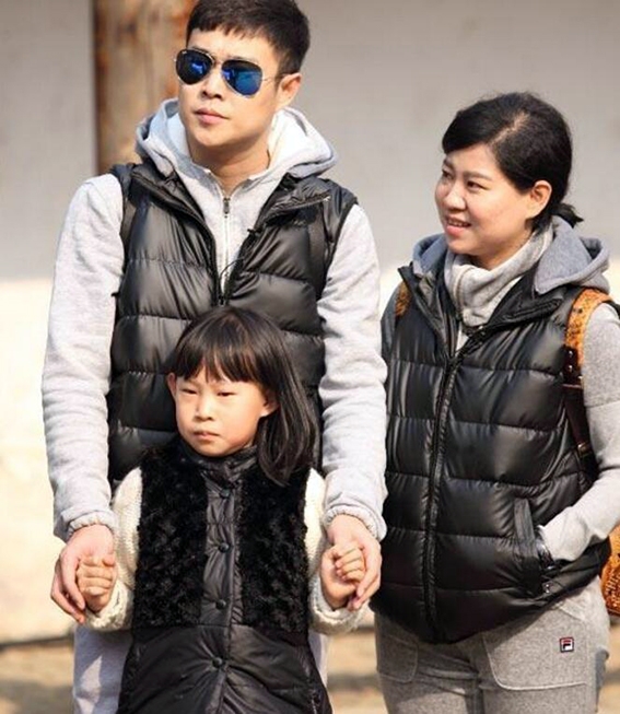 丑爸的自卑，幸好没有遗传给女儿，王宝强的女儿最美！(1)