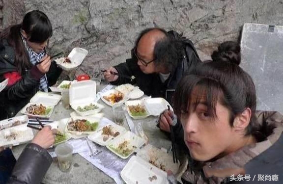 明星片场都吃些什么，看看他们光环背后普通的那一面(5)