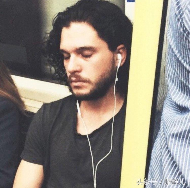 大牌明星也做地铁，“小样儿”有的很装有的很自然(1)