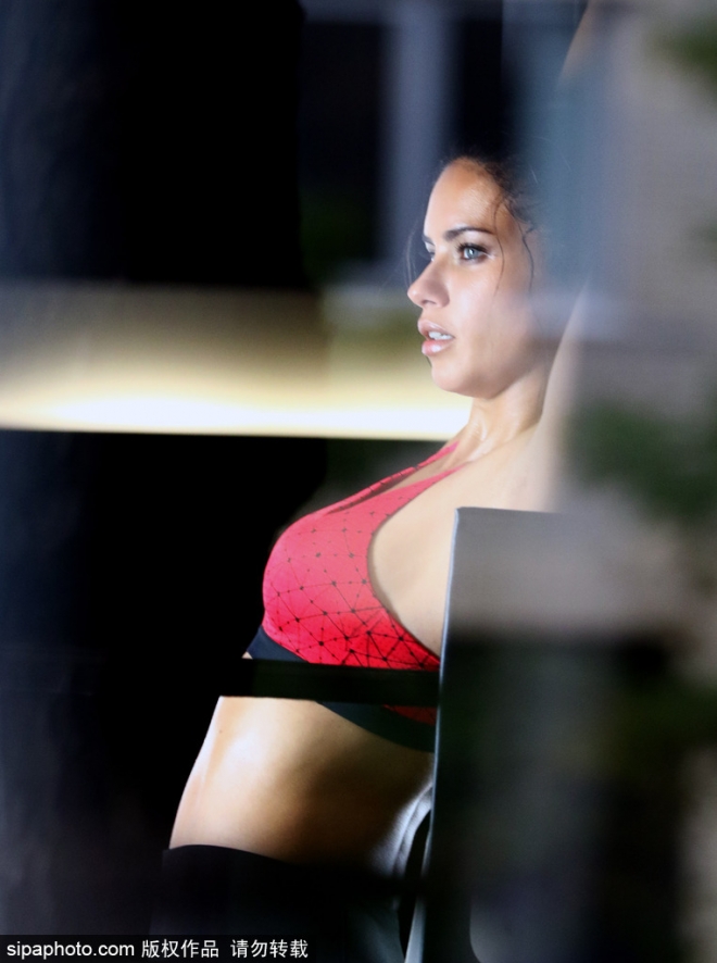 维密“最老”超模年龄难挡风情万种 曾让大罗厄齐尔为之疯狂(5)