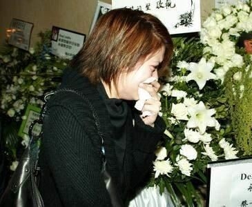 张国荣去世哭的最惨的不是梅艳芳而是袁咏仪(2)