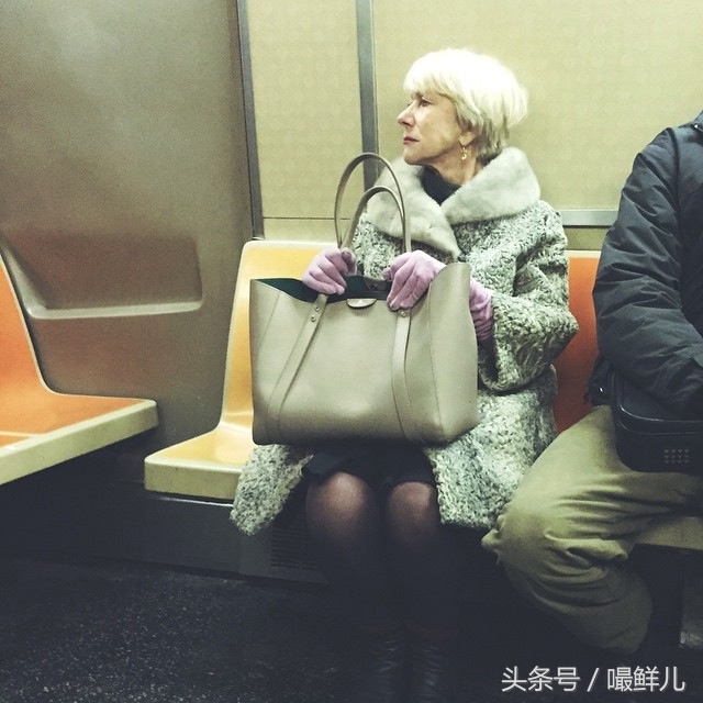 大牌明星也做地铁，“小样儿”有的很装有的很自然(3)