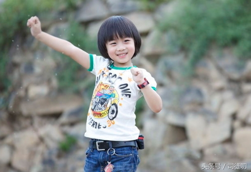 中国身价最高的六位童星 一天收入顶你们三年工资 你们羡慕吗？(1)