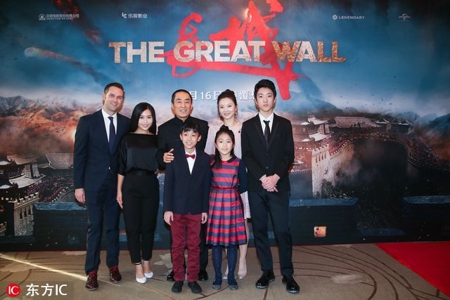 《长城》张艺谋携全家亮相 刘德华、鹿晗众星吸睛(3)