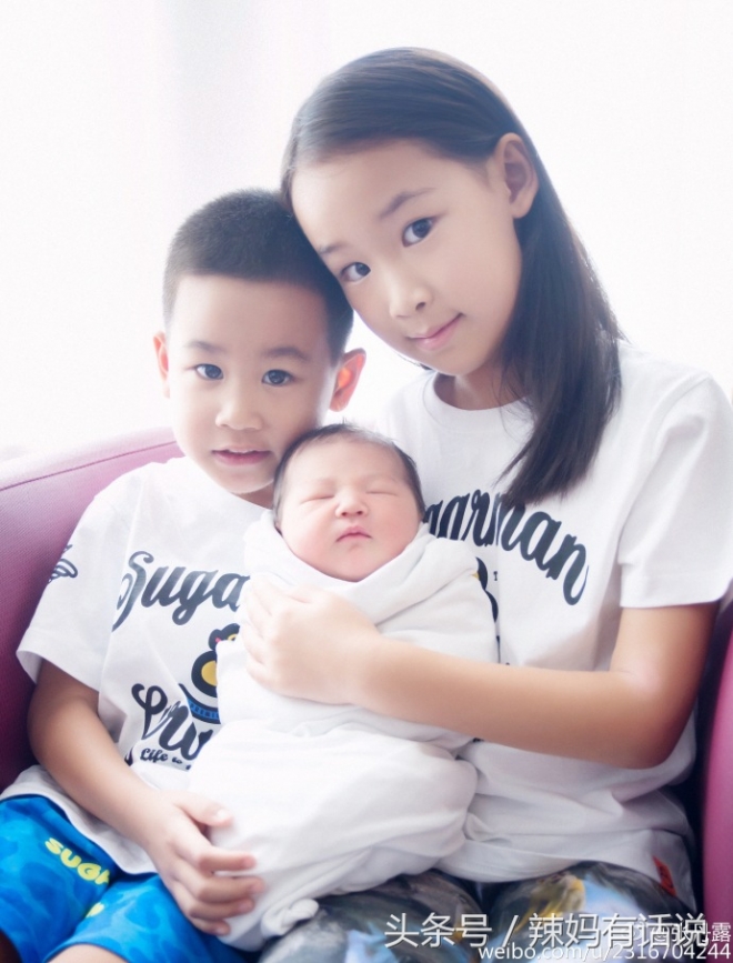 娱乐圈还有这样的明星？出外拍戏也不忘拖儿带女！现传出生三胎~(4)