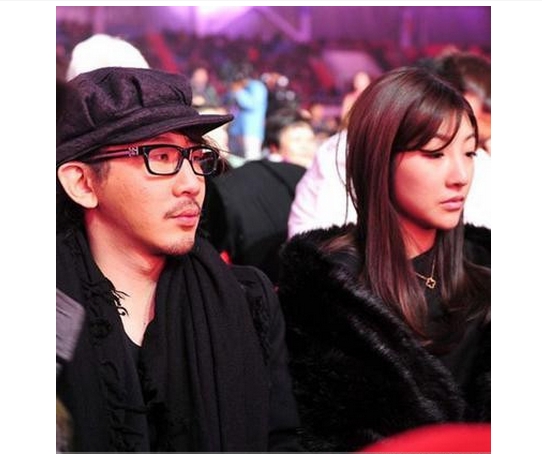 曾是春晚红人，当年帅气如今沧桑变大叔，因在日本跪拜遭封杀(2)