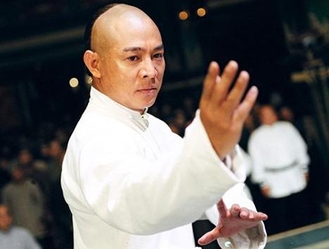 李连杰近照流出，面部变形容貌苍老无人识，憔悴得让人落泪(3)