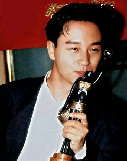 老一代明星们和当代小鲜肉照片大对比，谁完爆了谁？(4)