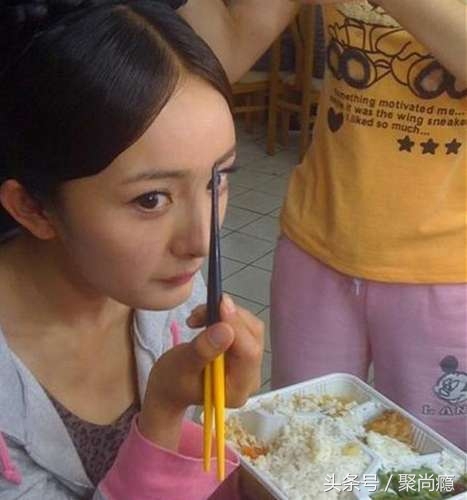 明星片场都吃些什么，看看他们光环背后普通的那一面(3)