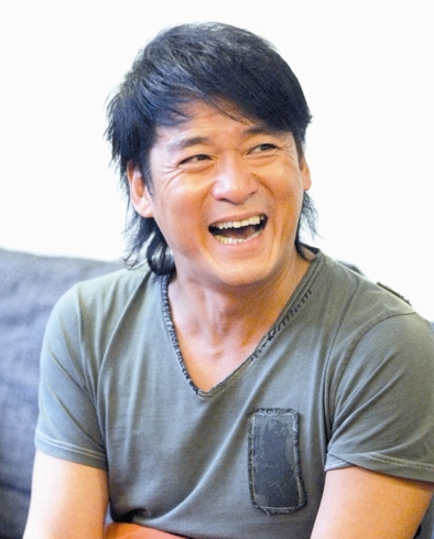 忍受不了家人的“羞耻行为”而反目成仇的7大明星(2)