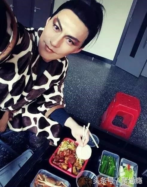 明星片场都吃些什么，看看他们光环背后普通的那一面(2)