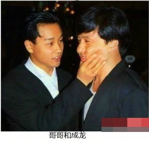 直击哥哥张国荣生前未公开的11张照片(4)