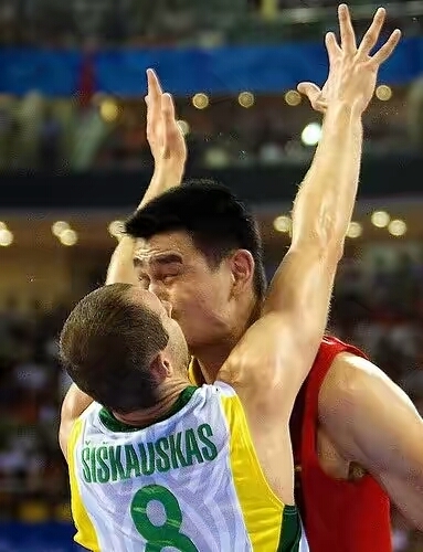 NBA球星后悔删不掉的囧照，你看过几个？(2)