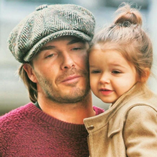 眼神杀！小七继承贝克汉姆最强基因 将来必迷倒一片(1)