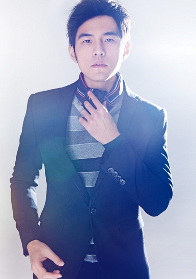 盘点国内十大明星财富及旗下产业盈利排行榜(3)