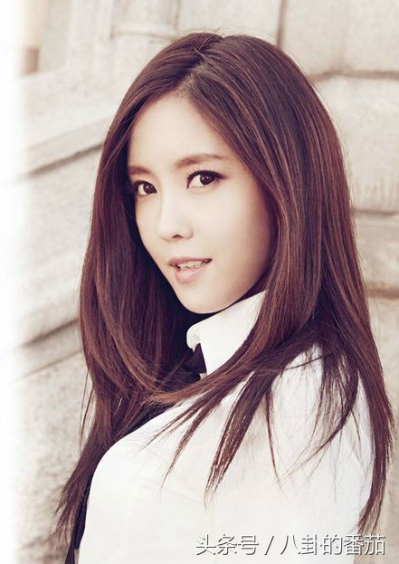 王思聪签约女团T-ara 高清写真照(7)