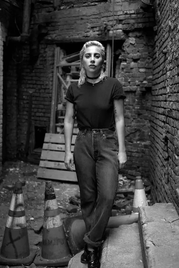 恋爱后的ladygaga终于走出心里阴影，画起淡妆变女神(3)