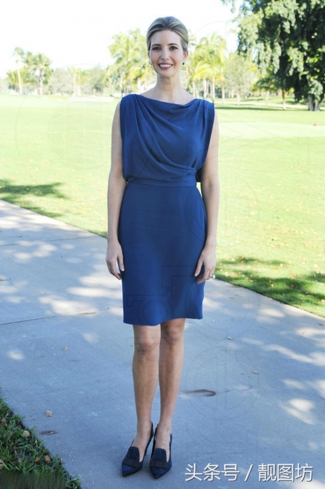 不愧是美国总统川普的女儿，伊万卡穿着高跟鞋也来打起高尔夫球！(2)