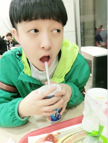 以前那些长相帅气的女孩纸！最后一个是谁自己猜(2)