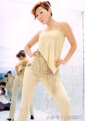 娱乐圈有“神秘干爹”撑腰的九大女星 怪不得能这样红(1)