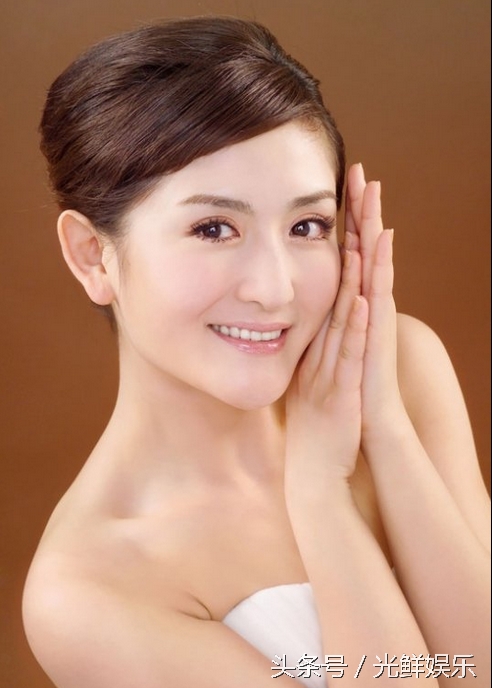 不爱多金成熟大叔 盘点偏爱小鲜肉的十大女星(3)