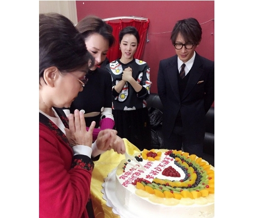 曾是春晚红人，当年帅气如今沧桑变大叔，因在日本跪拜遭封杀(1)