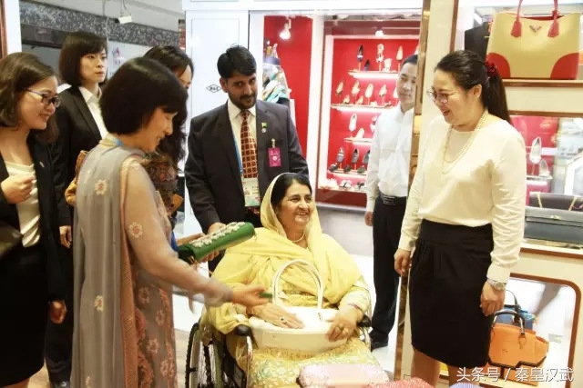 拼颜值的时候到了，各国第一夫人长啥样？还有一国是老夫少妻(3)