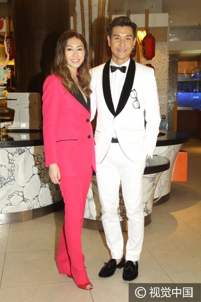 TVB马来西亚星光荟萃颁奖礼庆功宴 胡定欣陈展鹏受访秀恩爱(1)