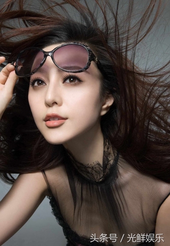 娱乐圈有“神秘干爹”撑腰的九大女星 怪不得能这样红(1)