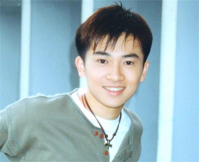 这些巨星年轻时候帅气照片，足以秒杀现在的小鲜肉十条街(1)