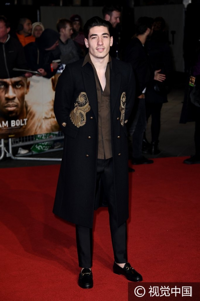 博尔特个人电影首映礼拥众性感舞娘 体育各界名流纷纷捧场阵容爆炸(2)