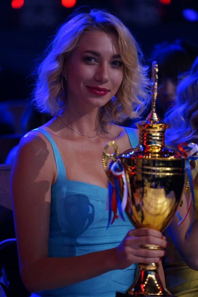 史上最高颜值搏击宝贝登陆中国，身材超范冰冰章子怡(1)