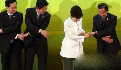 各国领导人或随性或尴尬的瞬间抓拍(4)