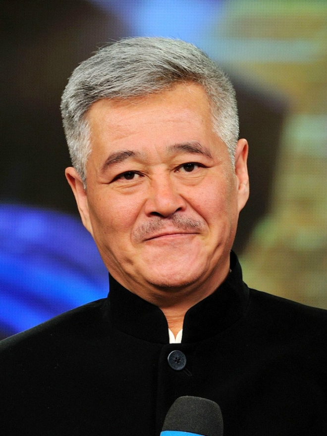 盘点国内十大明星财富及旗下产业盈利排行榜(3)