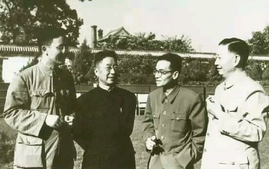 最珍贵的照片，跑龙套的成龙，读书时的林青霞，最后一位皇帝(6)