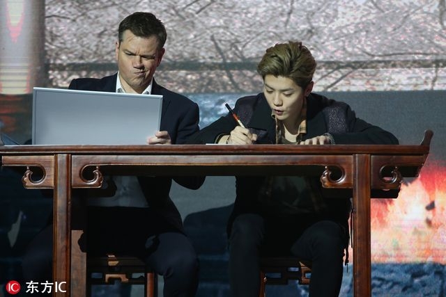 《长城》张艺谋携全家亮相 刘德华、鹿晗众星吸睛(1)