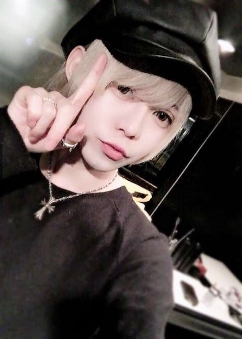 这个日本男人因模仿范冰冰爆红牛郎圈，卸妆后竟是这副嘴脸！(3)