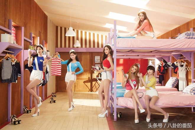 王思聪签约女团T-ara 高清写真照(4)