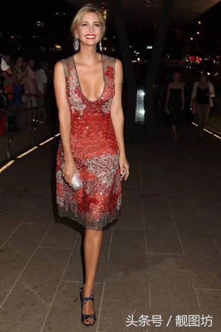 川普当选了美国新任总统，岂料想女儿伊万卡比自己还火！(1)