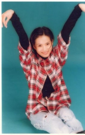 “小龙女”李若彤年轻时候罕见照，清纯可人！(1)