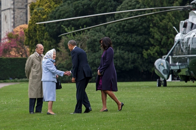 奥巴马夫妇和英国王室的关系由来已久，难怪如此融洽(6)