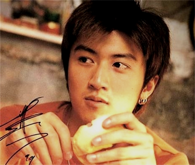 这些巨星年轻时候帅气照片，足以秒杀现在的小鲜肉十条街(2)