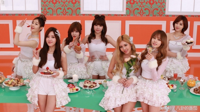 王思聪签约女团T-ara 高清写真照(1)