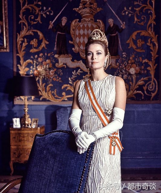 比川普女儿还美！最美十大王妃罕见生活照，其中一位竟然是中国人(1)